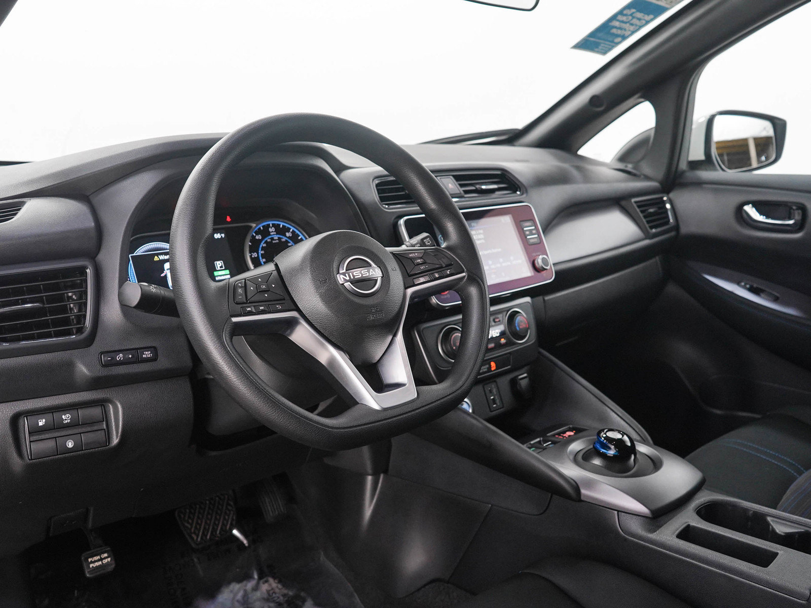 Used 2025 Nissan Leaf S FWD image 22