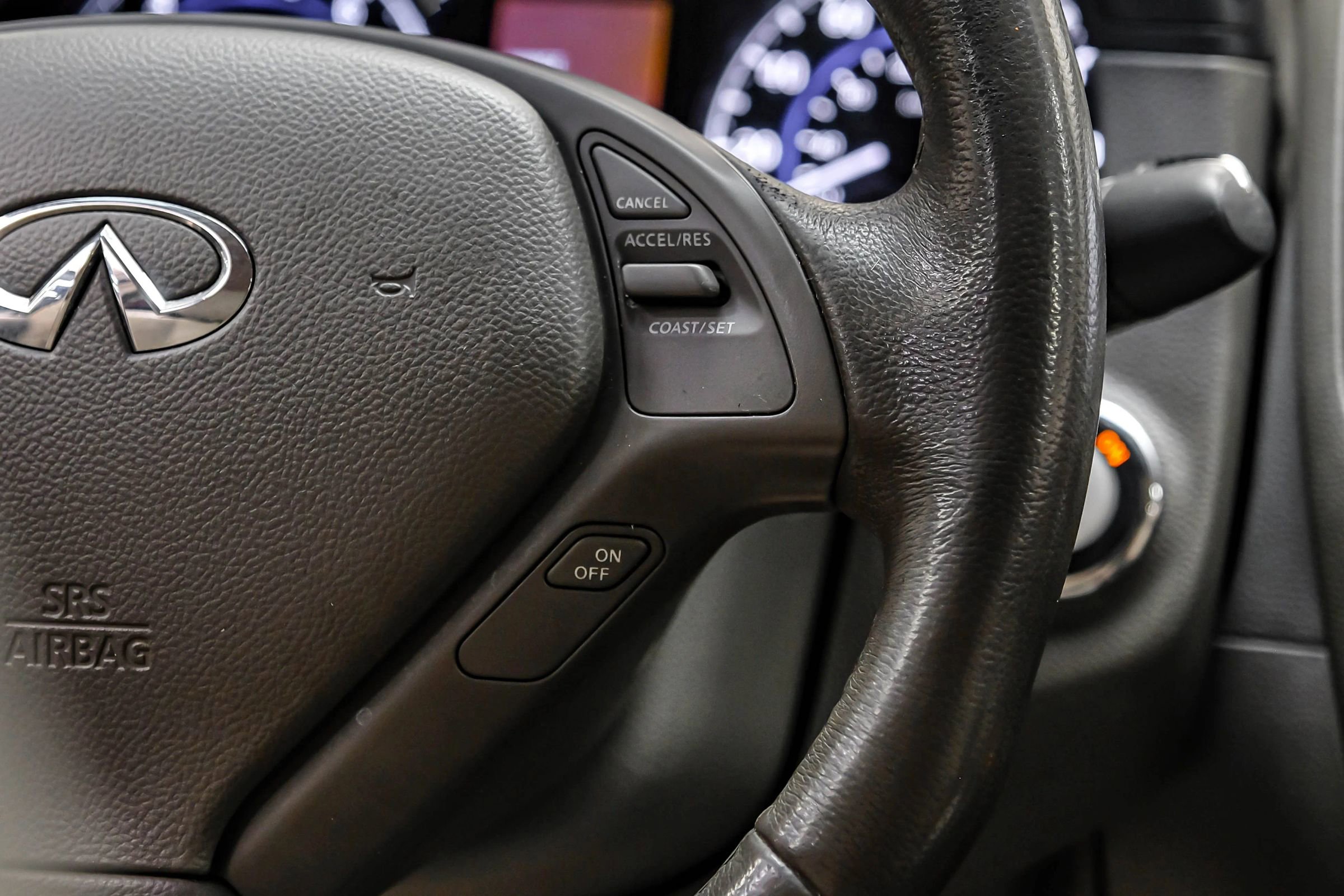 Used 2015 INFINITI Q40 image 21