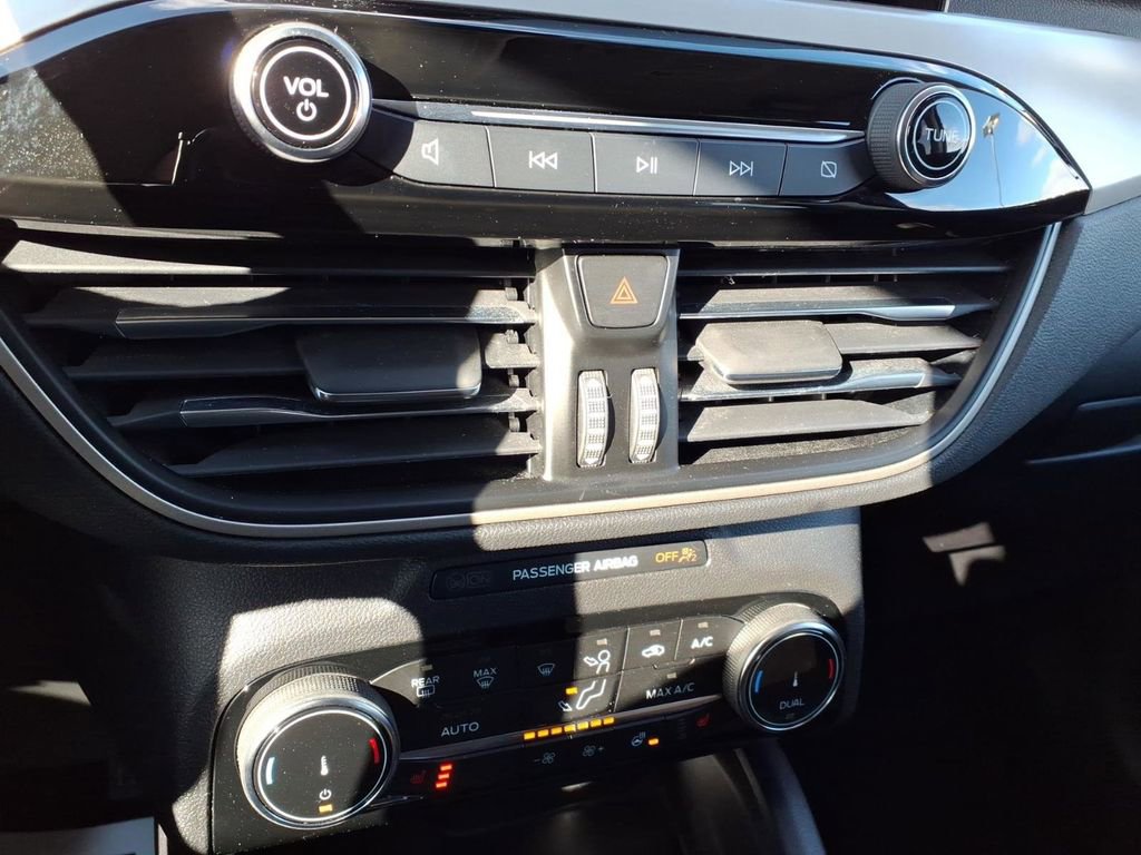 Certified 2022 Ford Escape SEL image 21