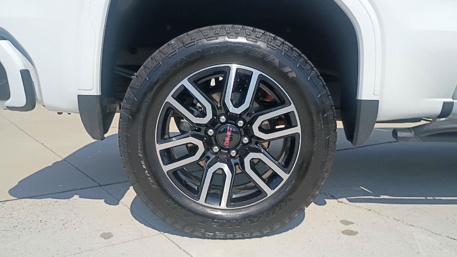 Used 2026 GMC Sierra 1500 AT4 w/ Technology Package AWD/4WD image 22