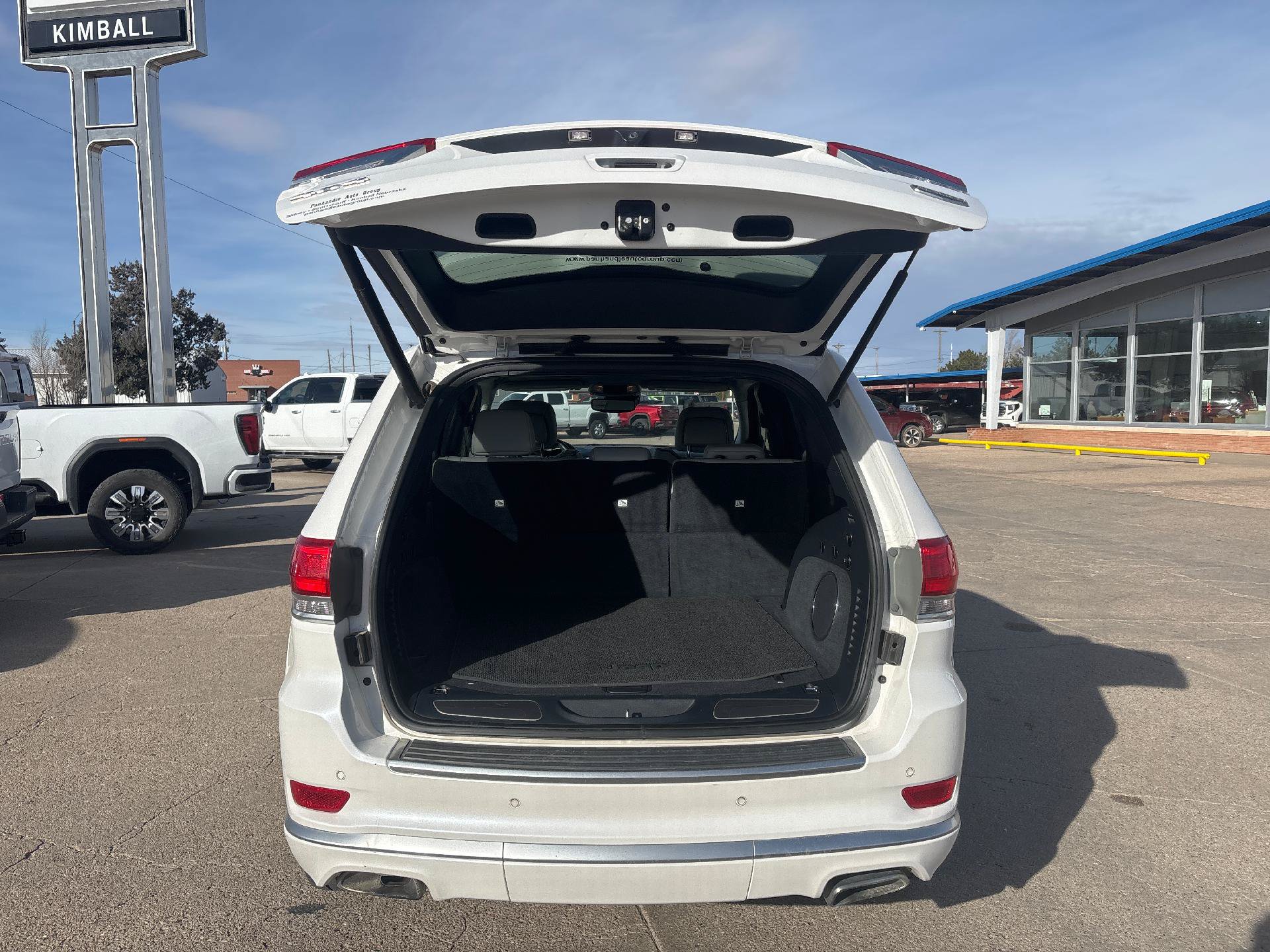 Used 2017 Jeep Grand Cherokee Summit AWD/4WD image 5