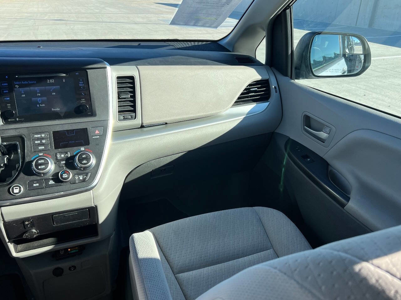 Used 2015 Toyota Sienna LE image 13