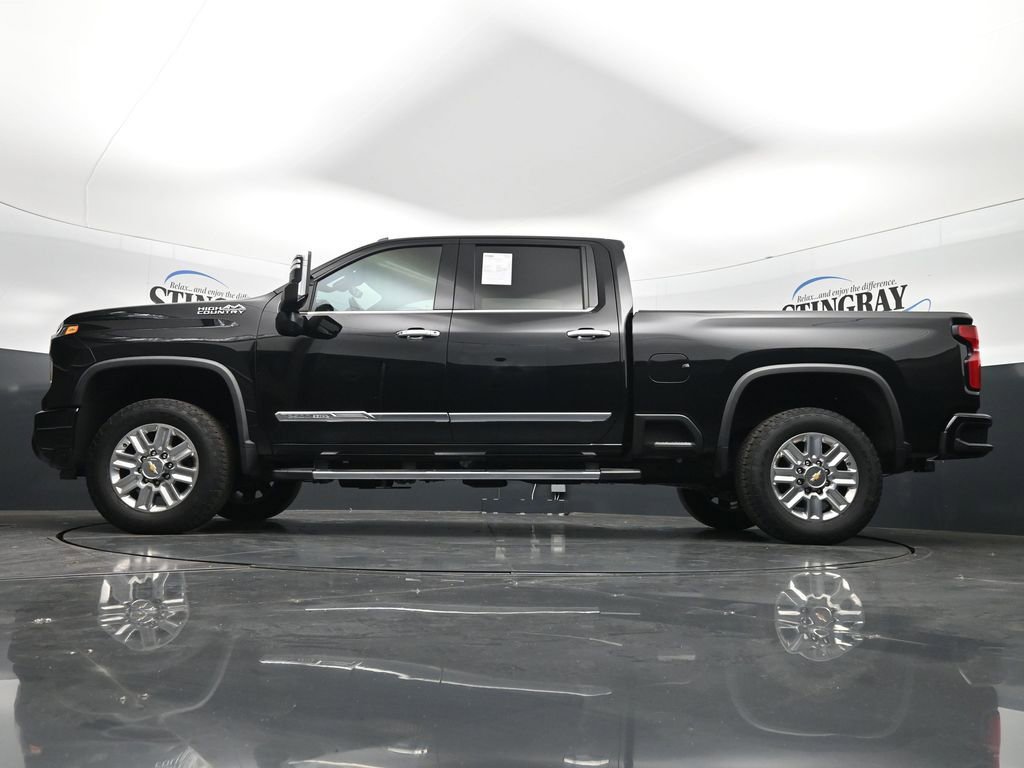 Used 2024 Chevrolet Silverado 2500 High Country w/ High Country Premium Package AWD/4WD image 33