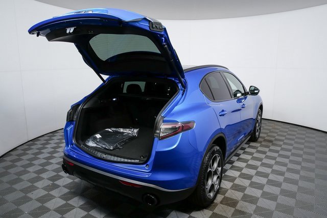 New 2025 Alfa Romeo Stelvio Sprint w/ Convenience Package image 29