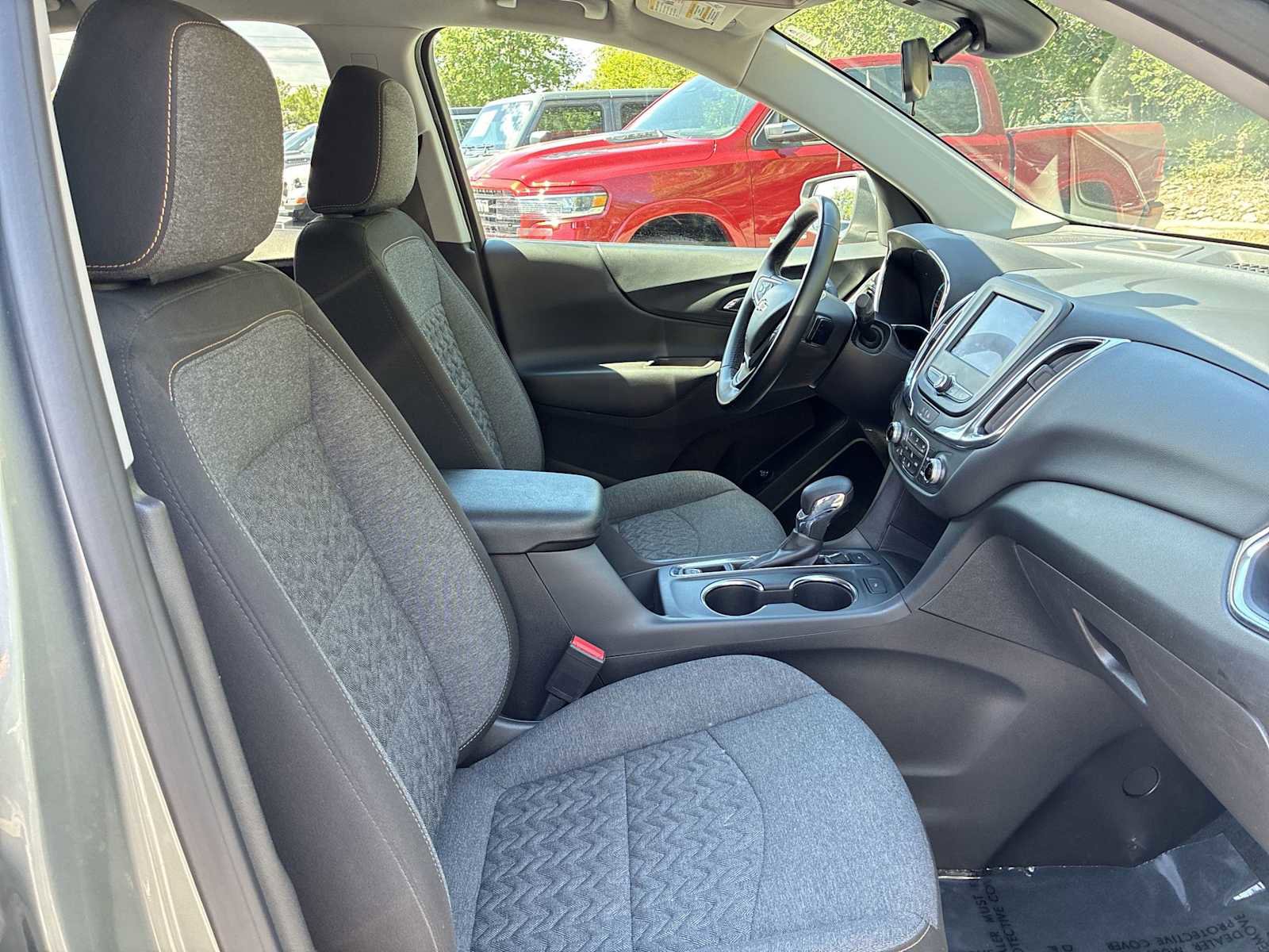 Used 2024 Chevrolet Equinox LT AWD/4WD image 25