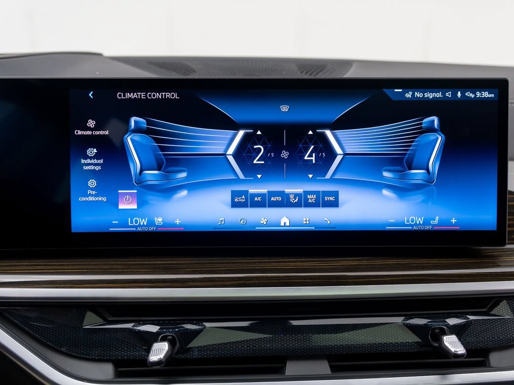 Used 2025 BMW X7 xDrive40i w/ Premium Package AWD/4WD image 28