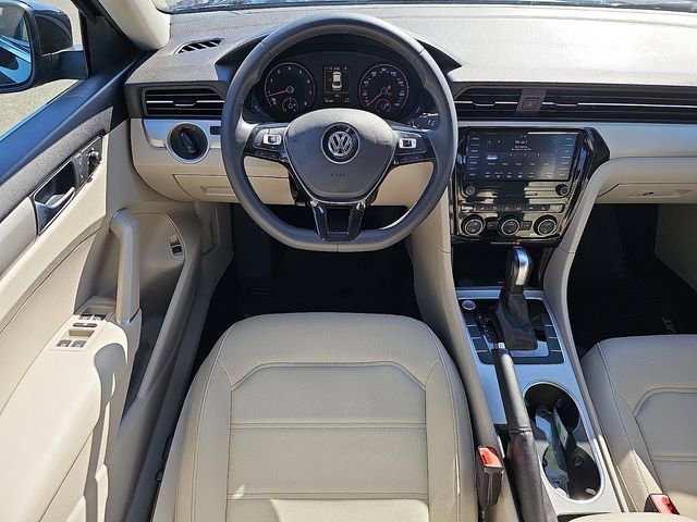Used 2022 Volkswagen Passat 2.0T SE image 12