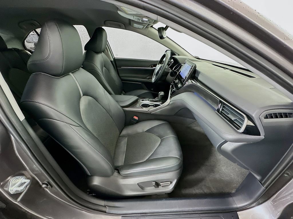 Used 2021 Toyota Camry XLE FWD image 27