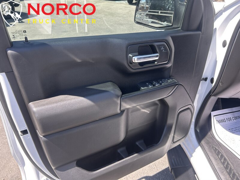 Used 2023 Chevrolet Silverado 1500 Custom RWD image 9