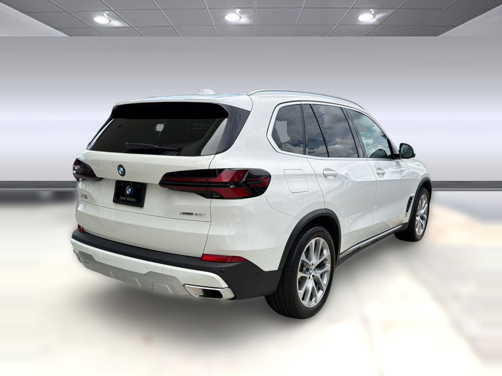 Used 2024 BMW X5 xDrive40i w/ Parking Assistance Package AWD/4WD image 9