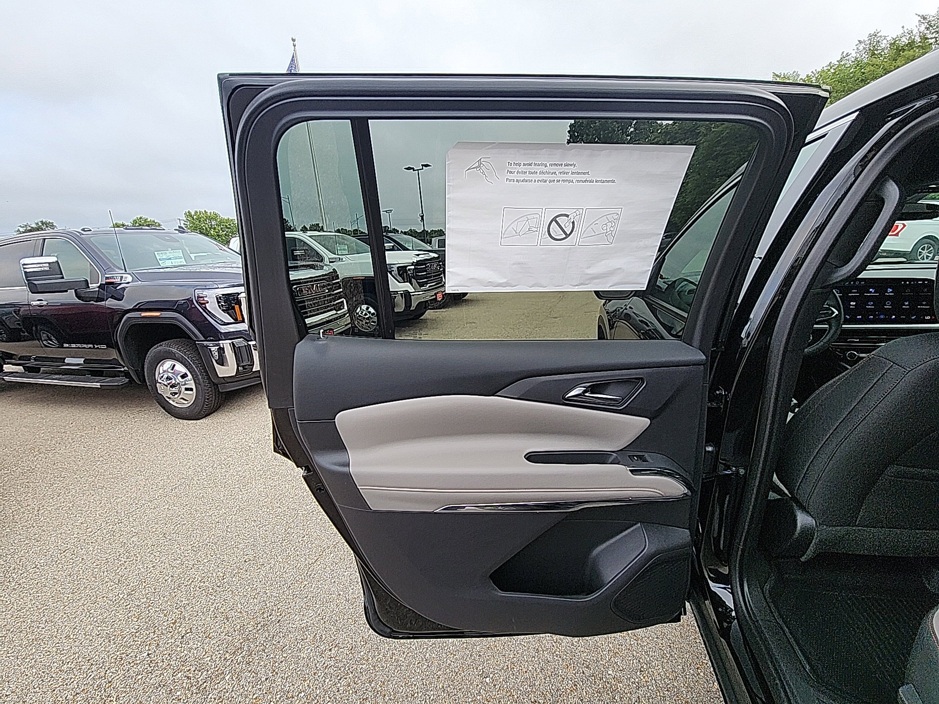 New 2025 Chevrolet Traverse LT w/ LPO, Cargo Package image 26