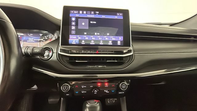 Used 2022 Jeep Compass Latitude w/ Sun and Sound Group AWD/4WD image 23