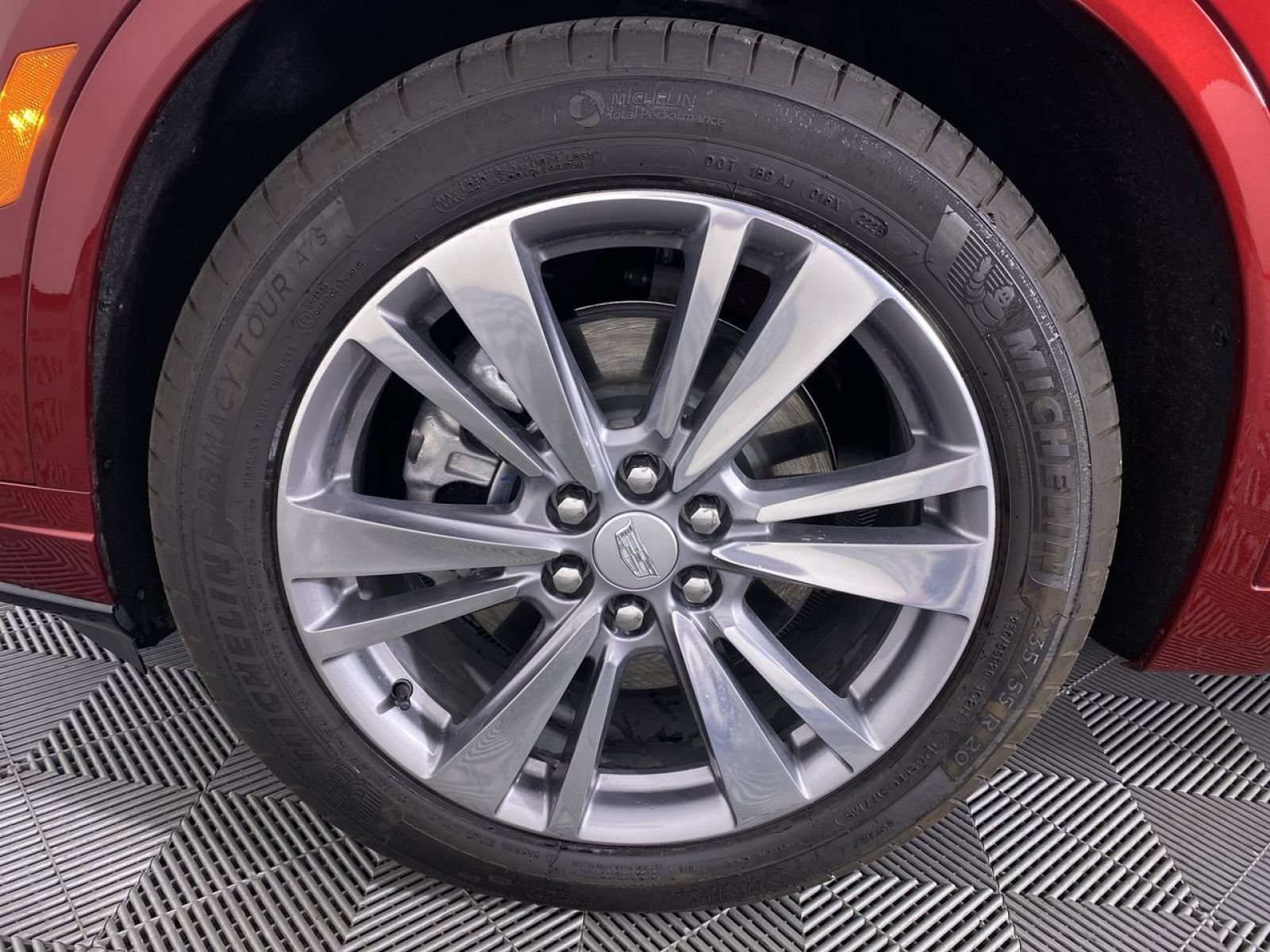 Certified 2025 Cadillac XT6 Premium Luxury w/ Technology Package AWD/4WD image 16