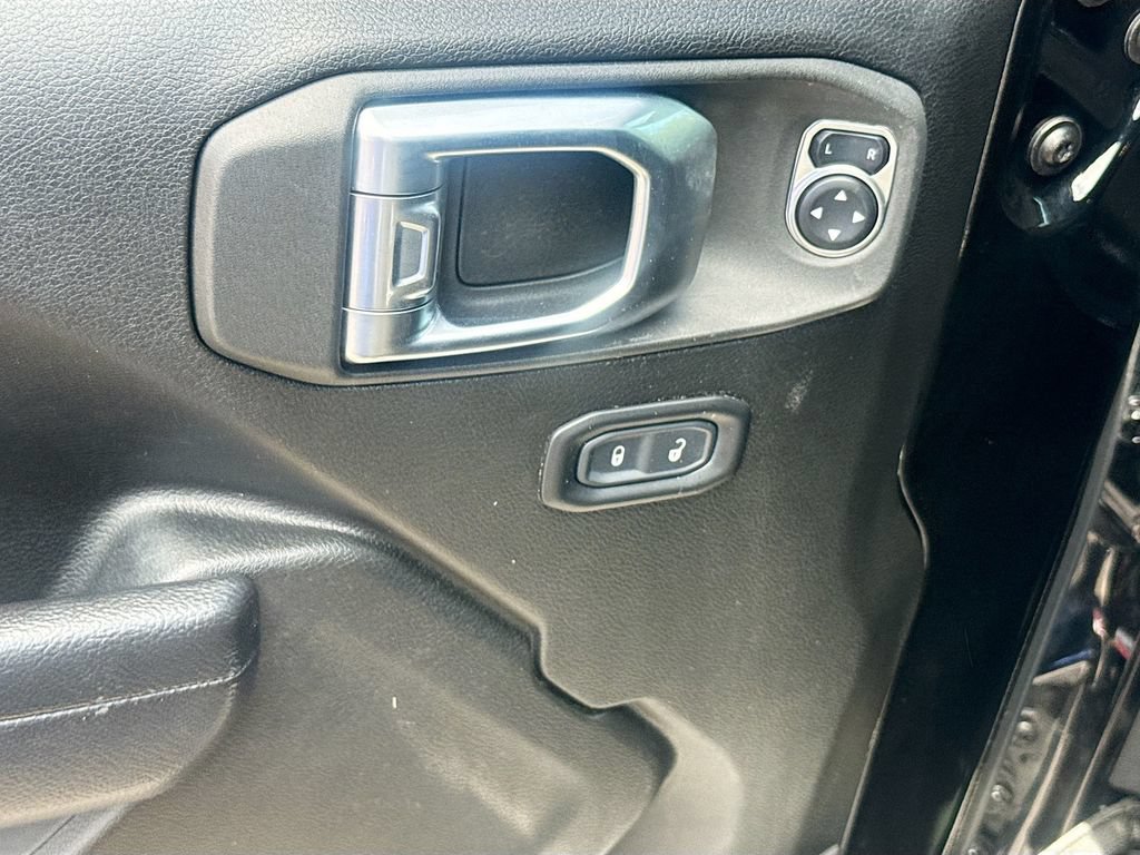 Used 2023 Jeep Wrangler Unlimited w/ Sun & Screen Package AWD/4WD image 19