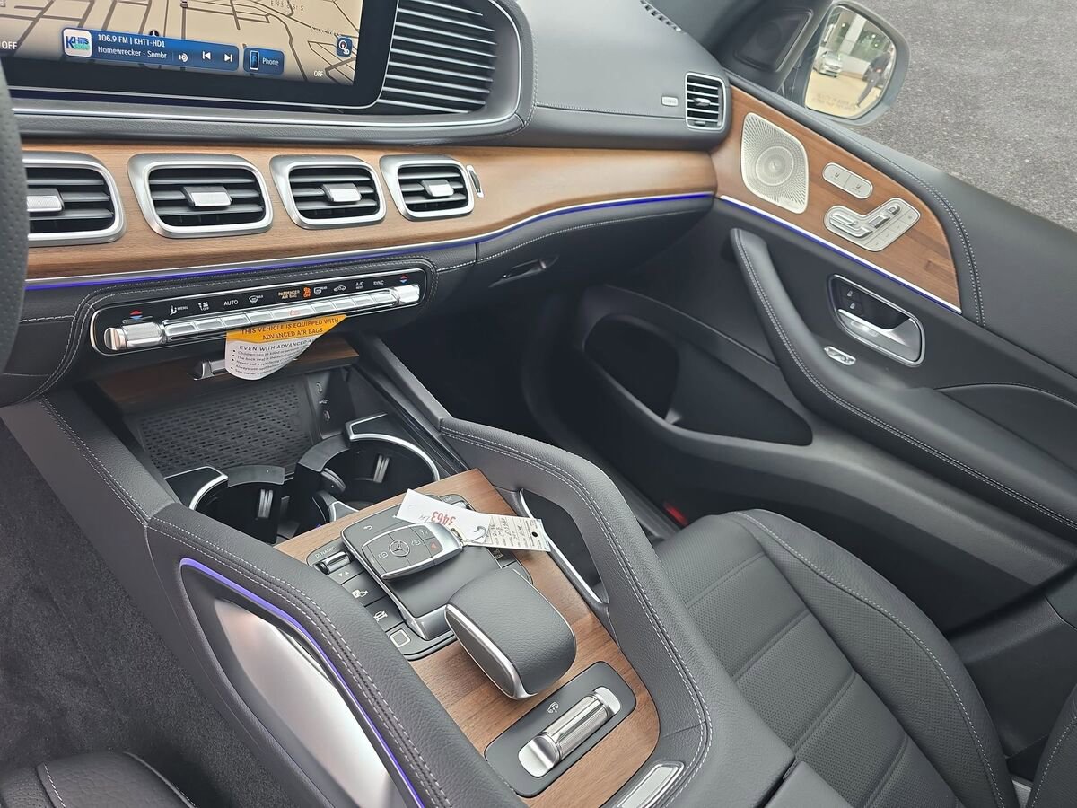 New 2026 Mercedes-Benz GLS 580 4MATIC image 25