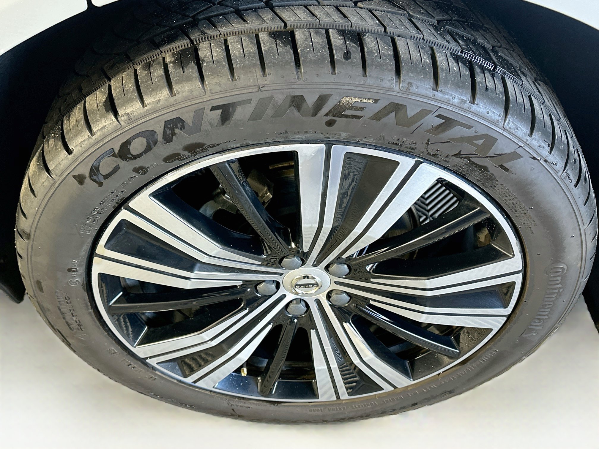 Used 2022 Volvo XC60 B5 Inscription w/ Advanced Package FWD image 11