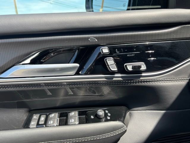 New 2026 Jeep Grand Wagoneer Summit image 18