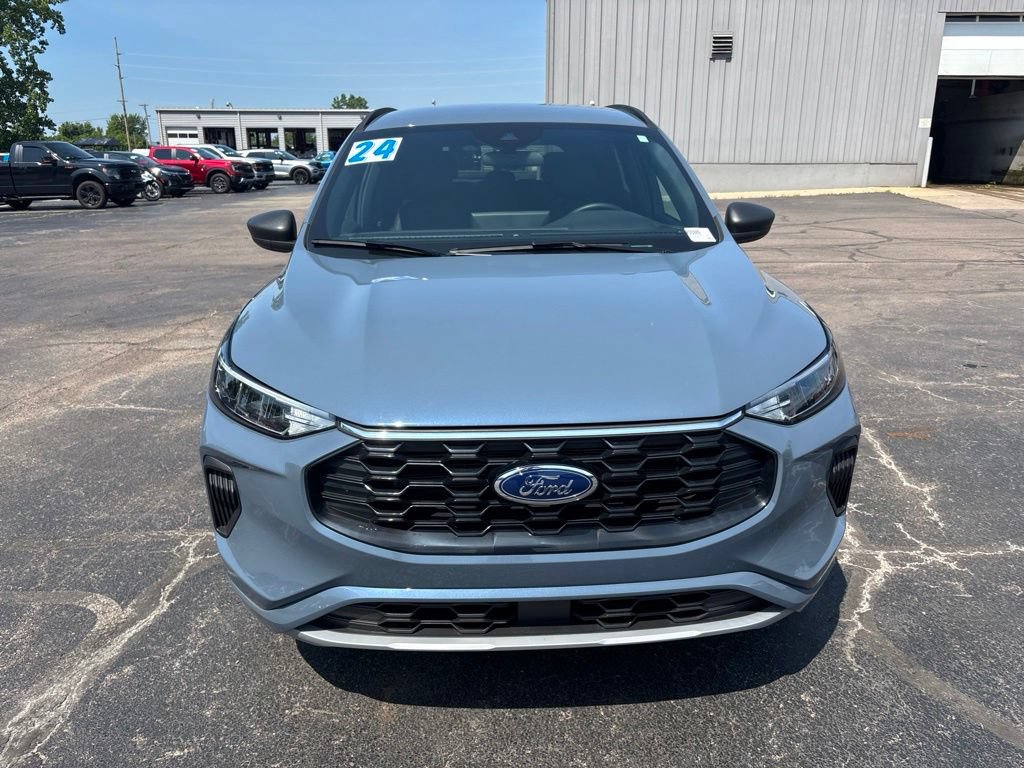 Used 2024 Ford Escape ST-Line w/ Tech Pack #1 AWD/4WD image 8