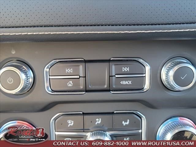 Used 2024 GMC Yukon SLT AWD/4WD image 23
