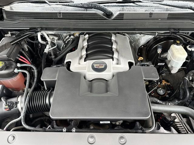 Used 2016 Cadillac Escalade Luxury AWD/4WD image 24