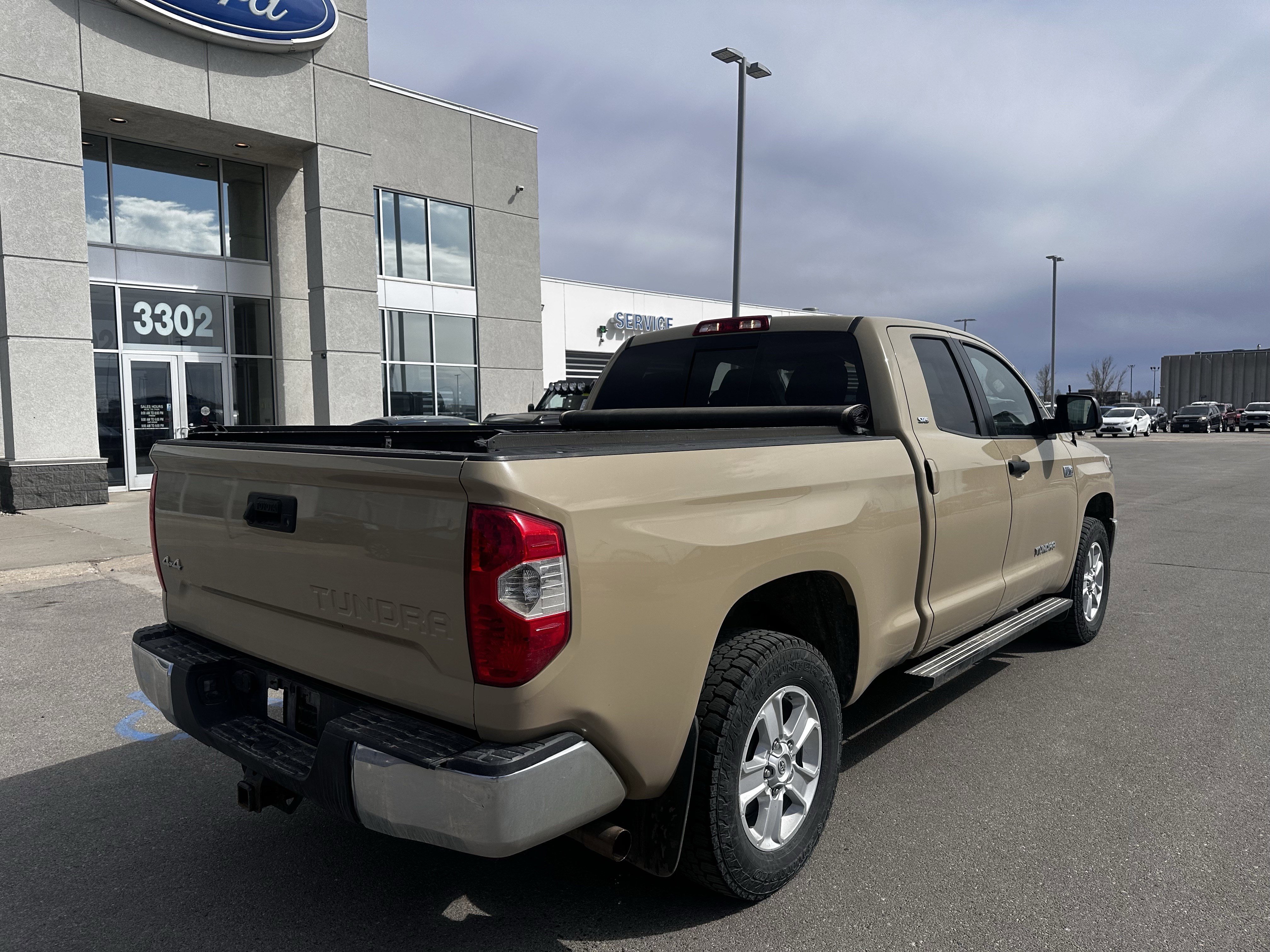 Used 2019 Toyota Tundra SR5 w/ SR5 Upgrade Package AWD/4WD image 4