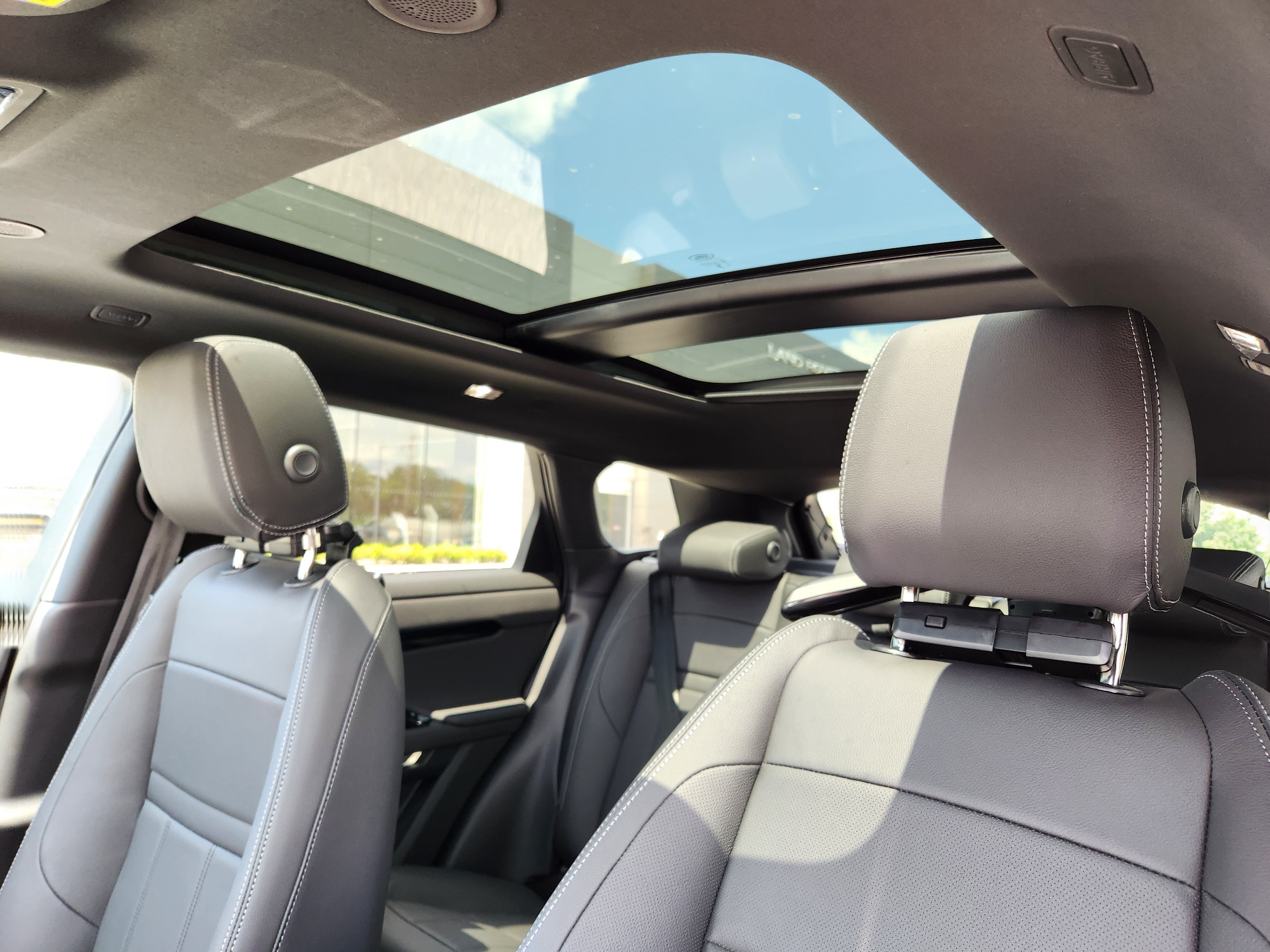 New 2026 Land Rover Range Rover Evoque Hoxton AWD/4WD image 9