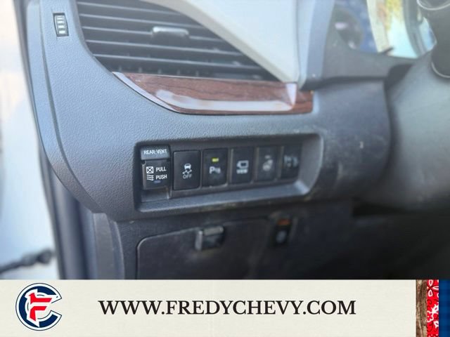 Used 2019 Toyota Sienna Limited Premium w/ Carpet Mat Package FWD image 14