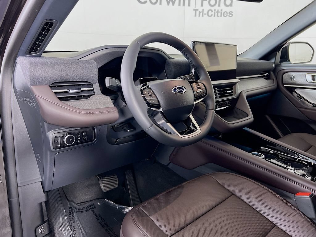 New 2026 Ford Explorer Platinum w/ LUX Leather Package AWD/4WD image 3