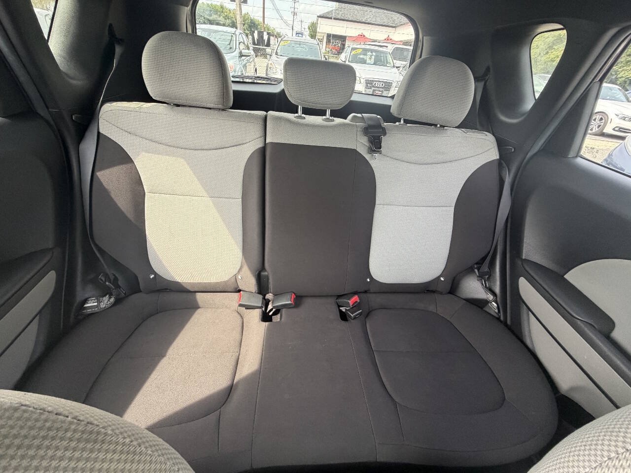 Used 2016 Kia Soul FWD image 17