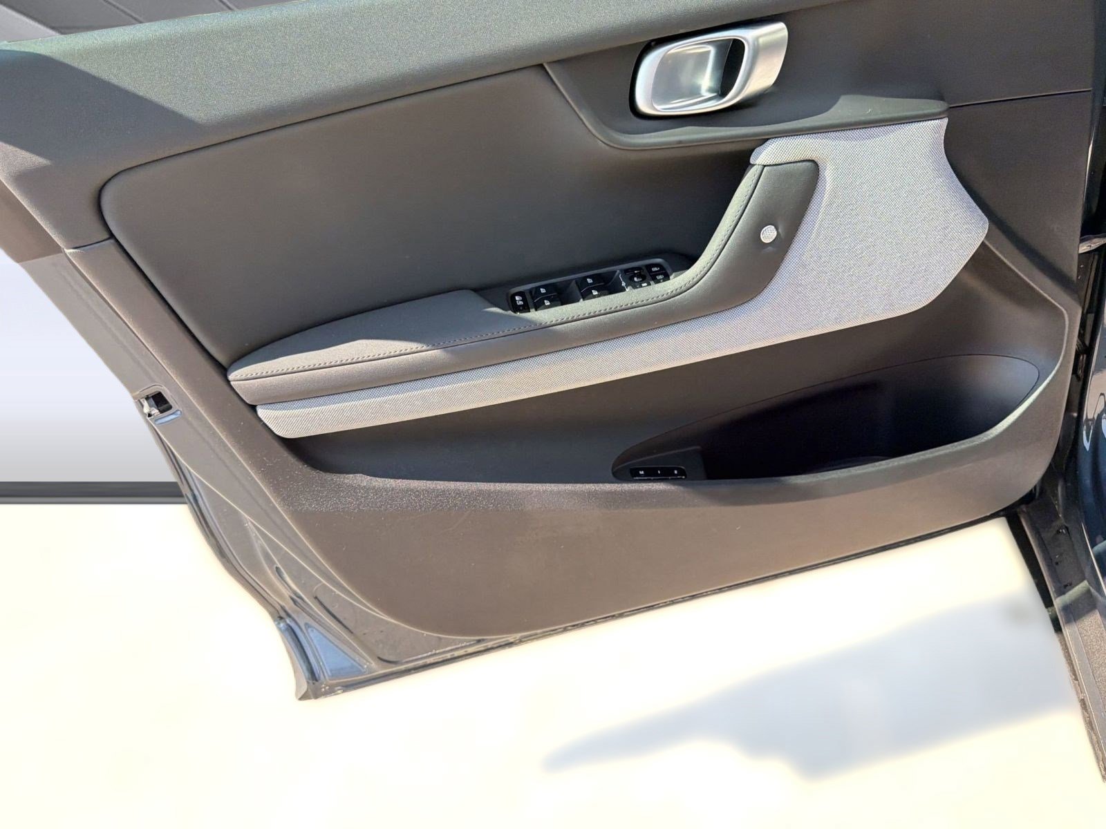 Used 2023 Polestar Polestar 2 w/ Pilot Pack image 22