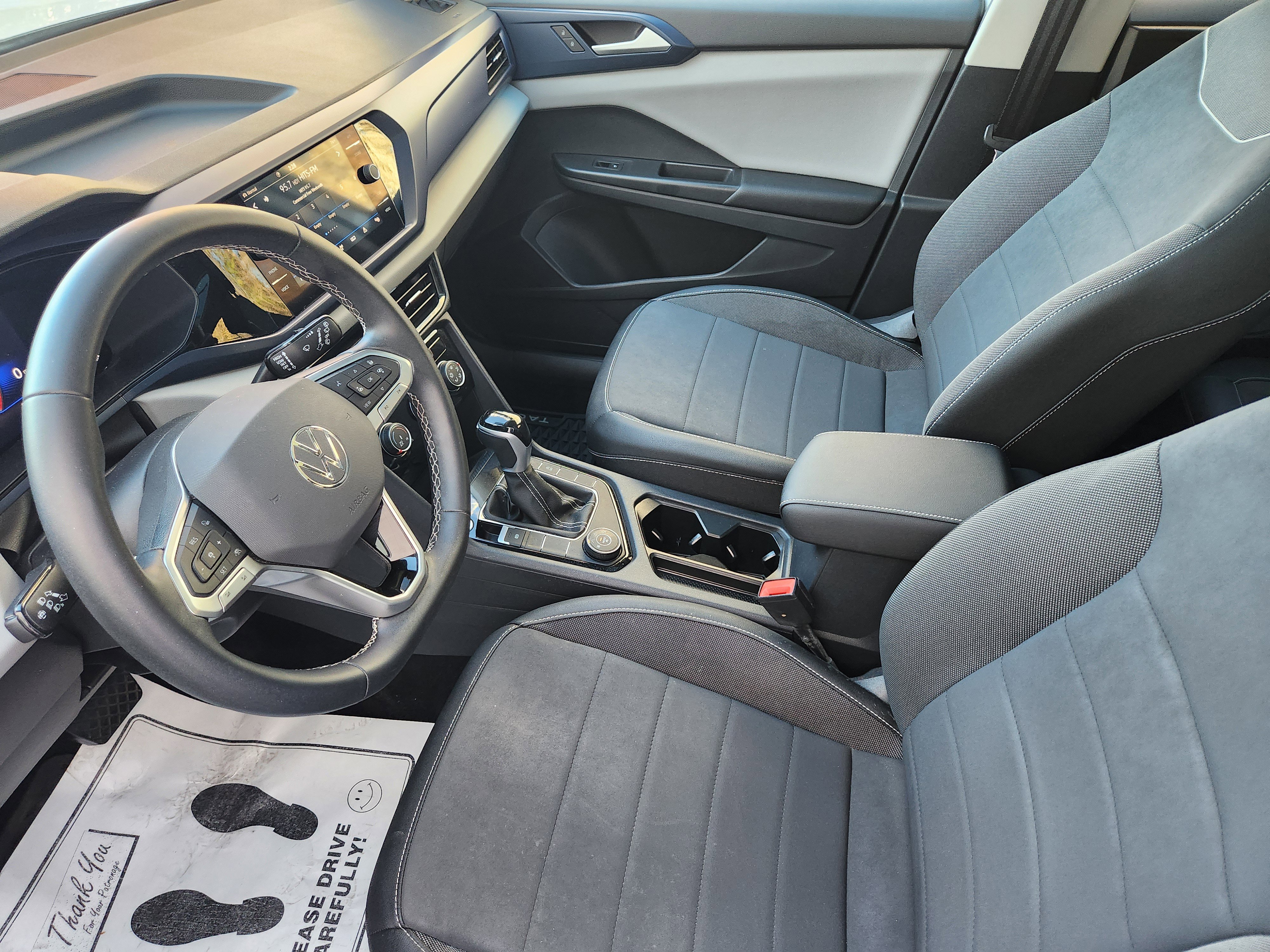 Certified 2023 Volkswagen Taos SE w/ Panoramic Sunroof Package image 19