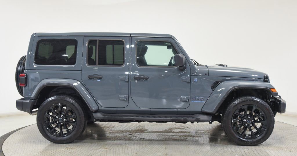 Used 2025 Jeep Wrangler Unlimited Sahara image 14