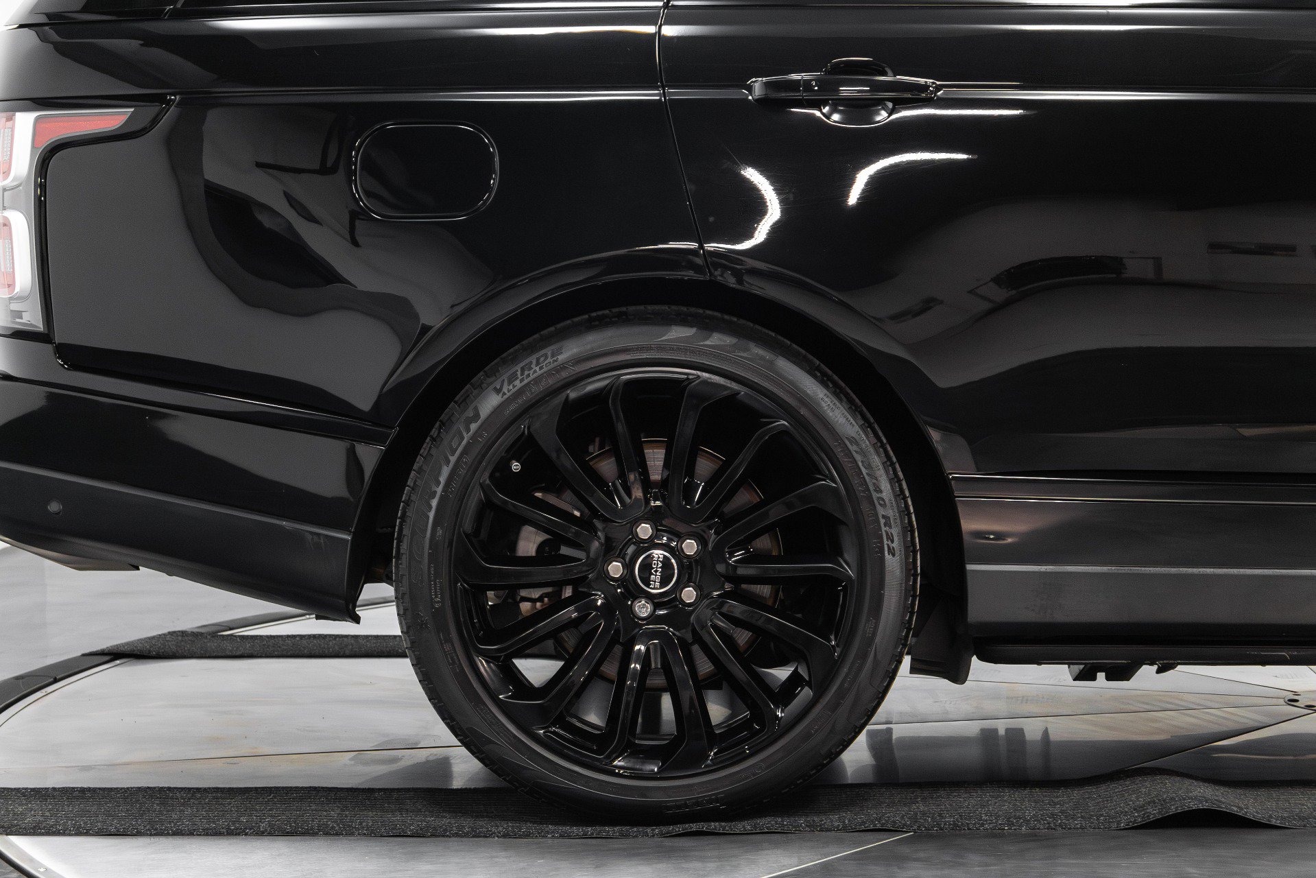 Used 2022 Land Rover Range Rover Autobiography image 21