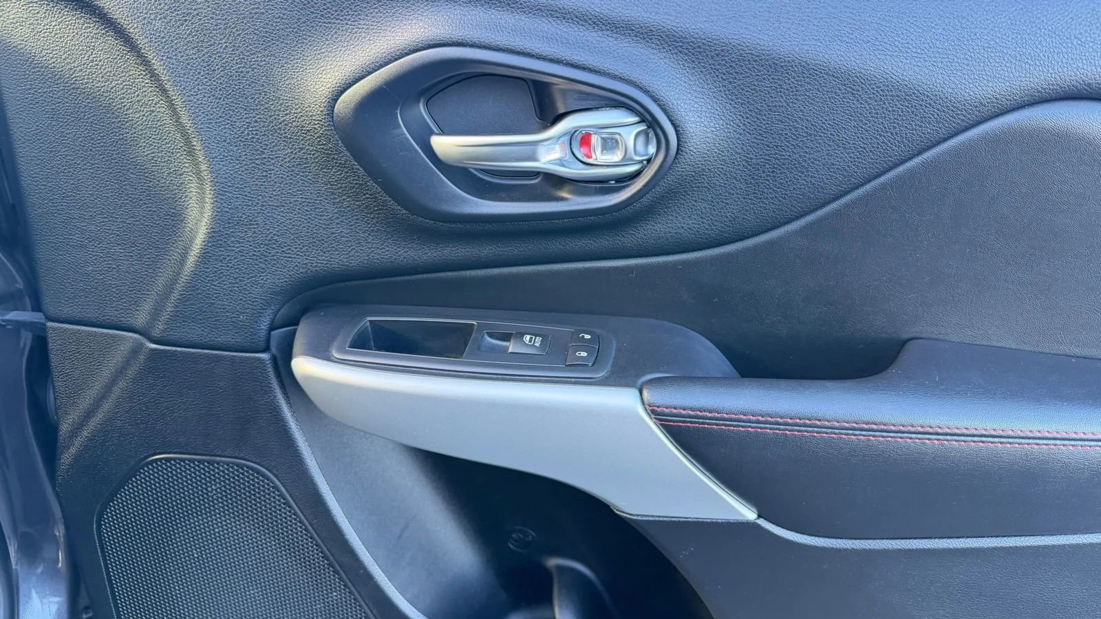 Used 2017 Jeep Cherokee Trailhawk w/ Cold Weather Group image 66