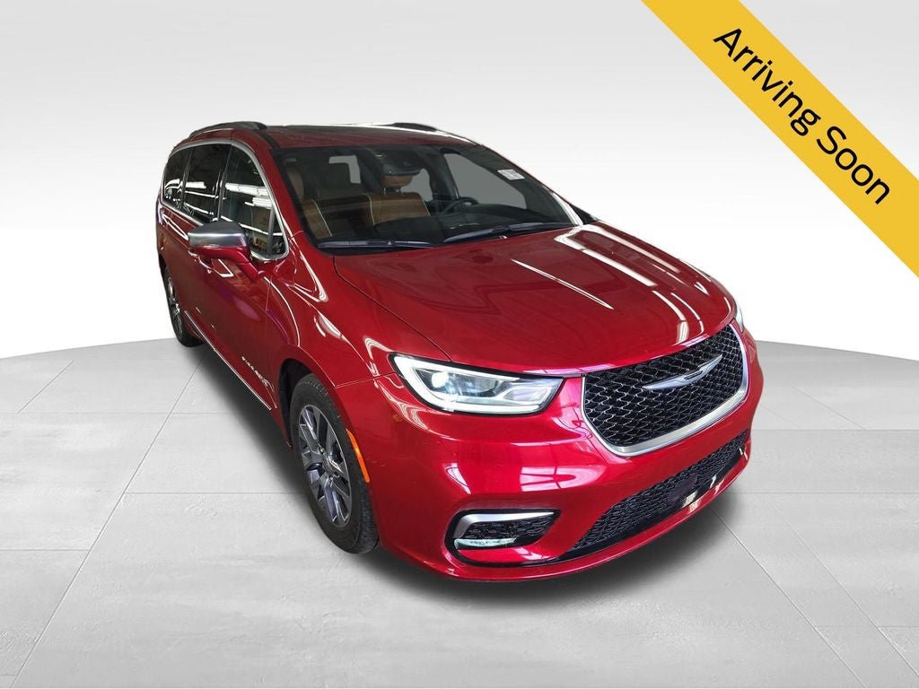 Used 2024 Chrysler Pacifica Pinnacle