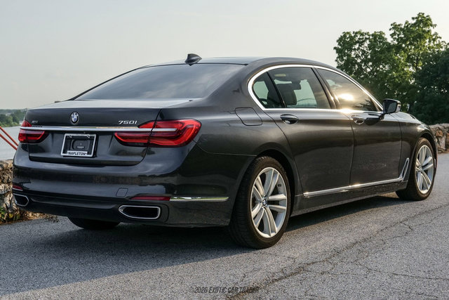 Used 2019 BMW 750i xDrive w/ Executive Package AWD/4WD image 8