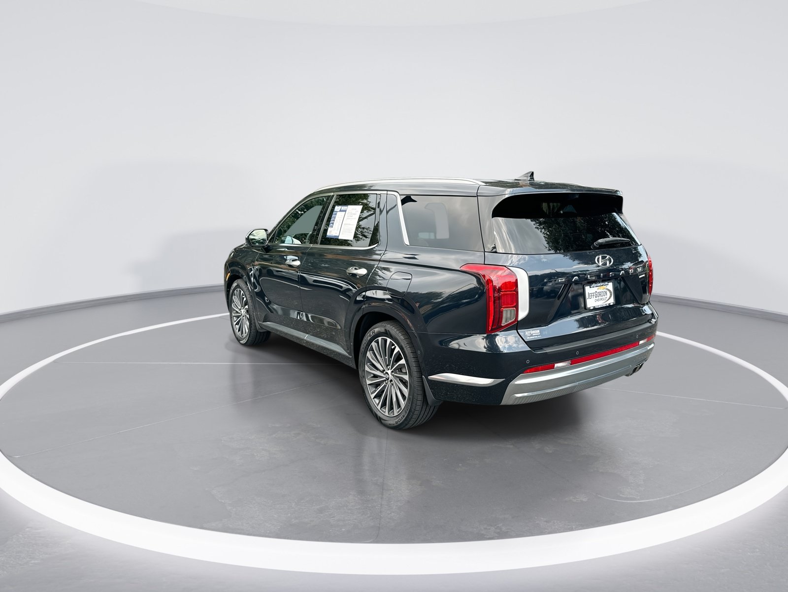 Used 2024 Hyundai Palisade Calligraphy FWD image 7