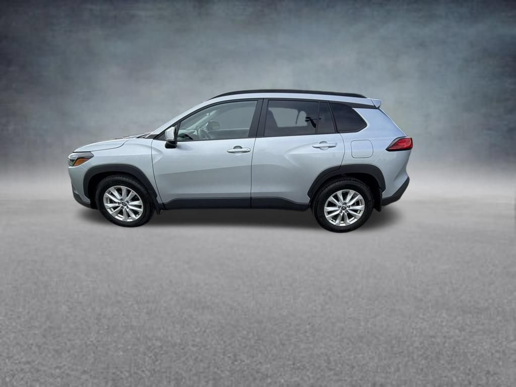Used 2024 Toyota Corolla Cross LE w/ Moonroof Package AWD/4WD image 2