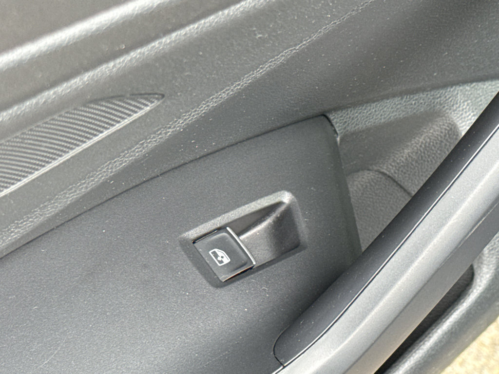 Used 2024 Volkswagen Jetta SE FWD image 30