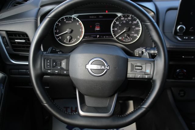 Used 2025 Nissan Rogue SV FWD image 18