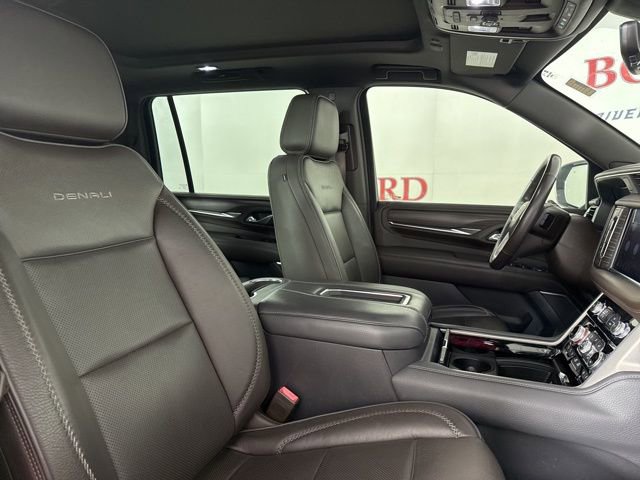 Used 2021 GMC Yukon XL Denali w/ Denali Premium Package image 16