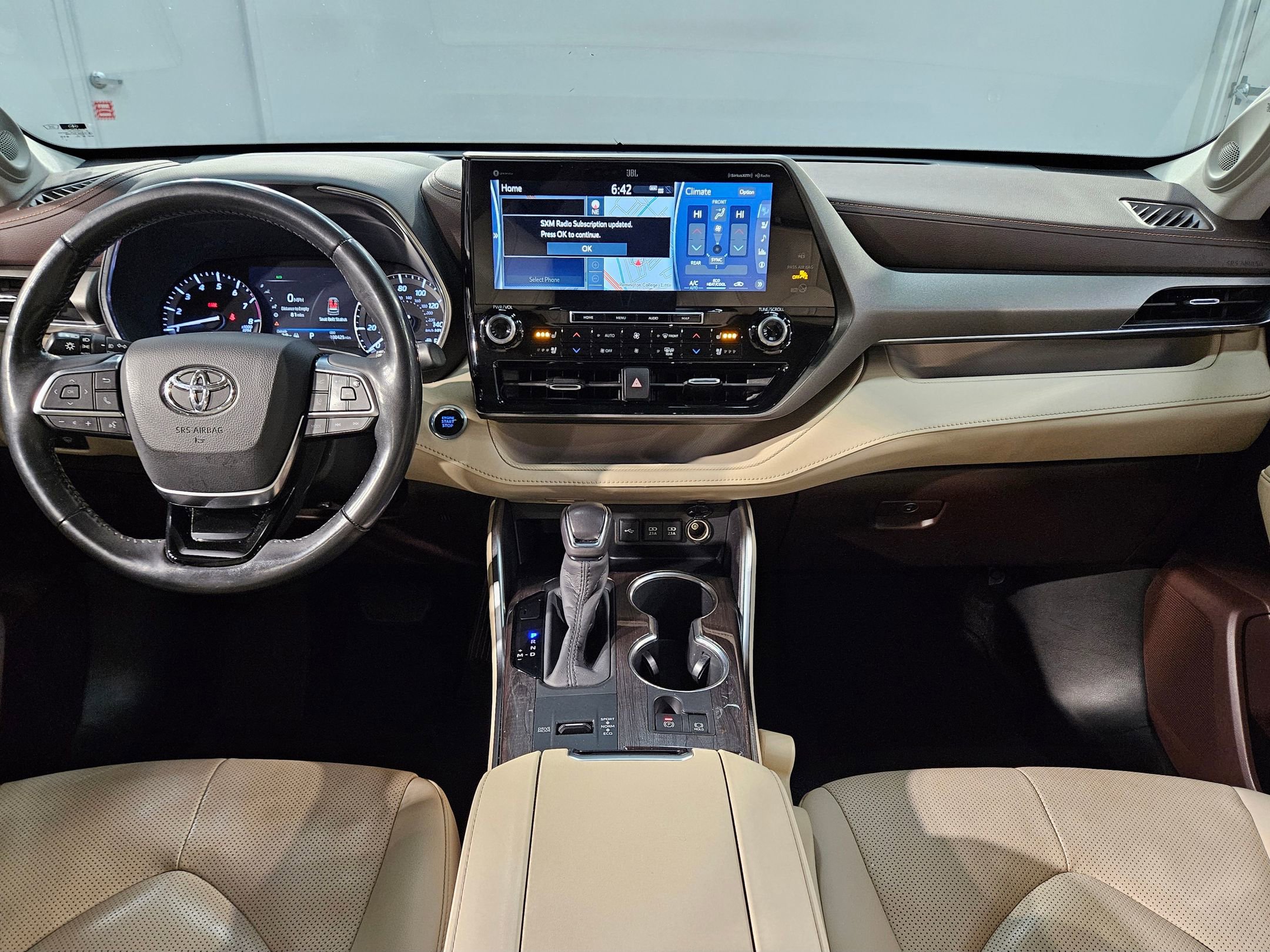 Used 2020 Toyota Highlander Limited image 10