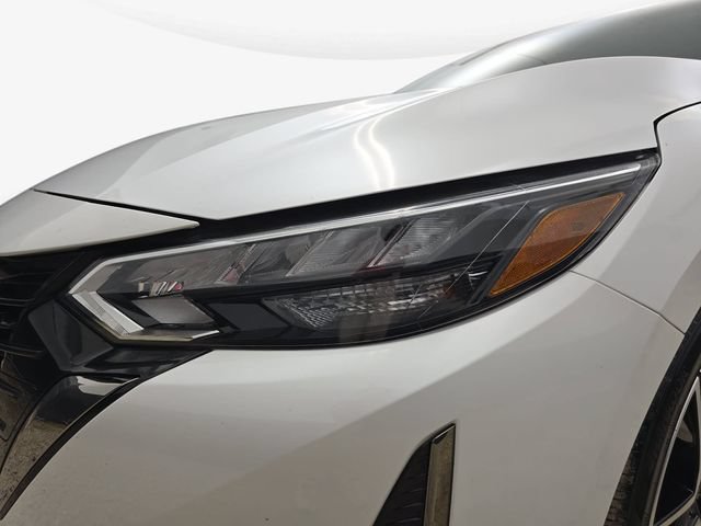 Used 2025 Nissan Sentra SR FWD image 32