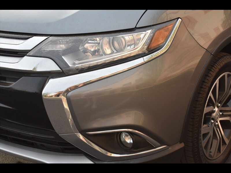 Used 2016 Mitsubishi Outlander SE FWD image 41