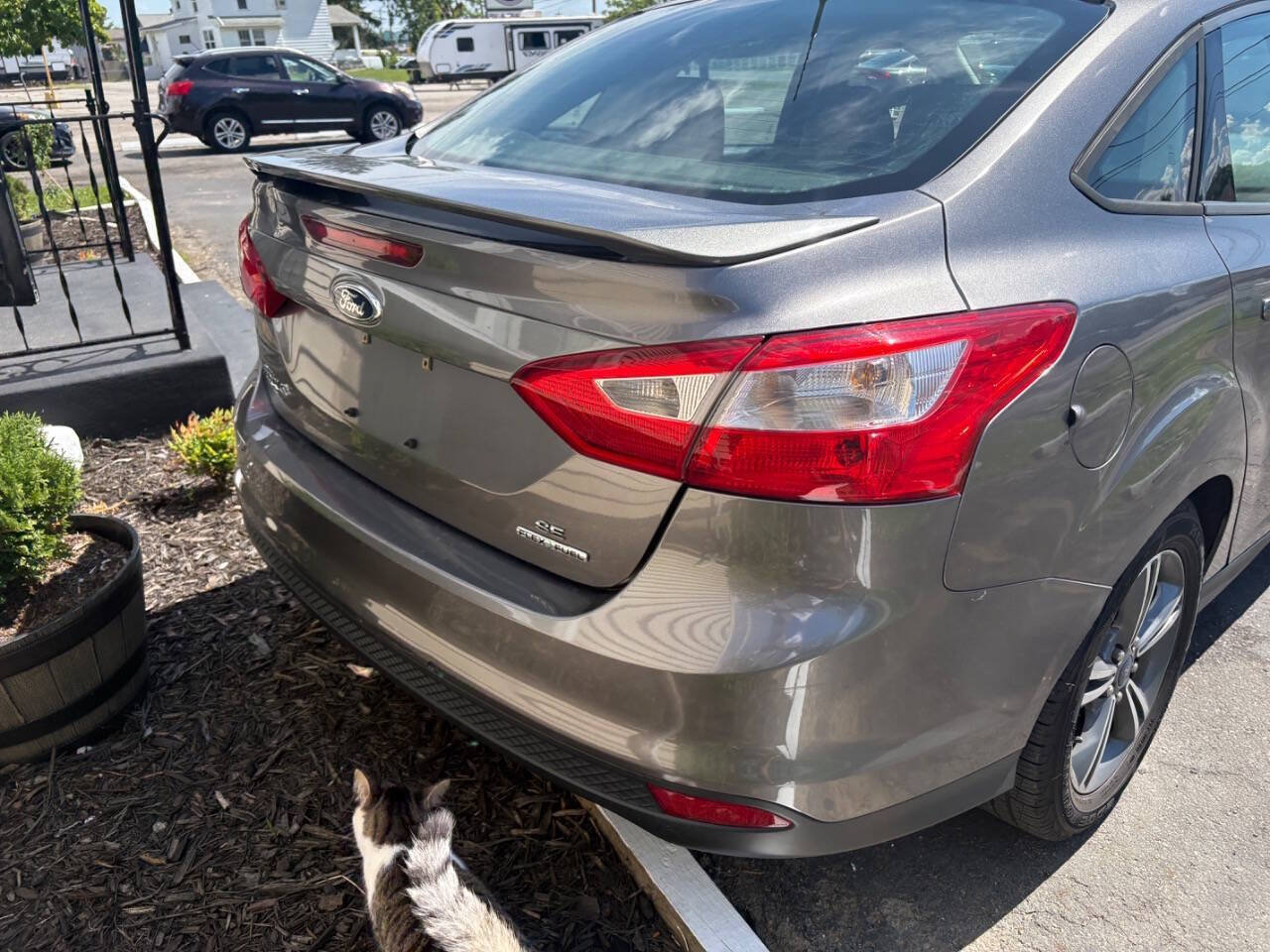 Used 2014 Ford Focus SE w/ SE Sport Package FWD image 9
