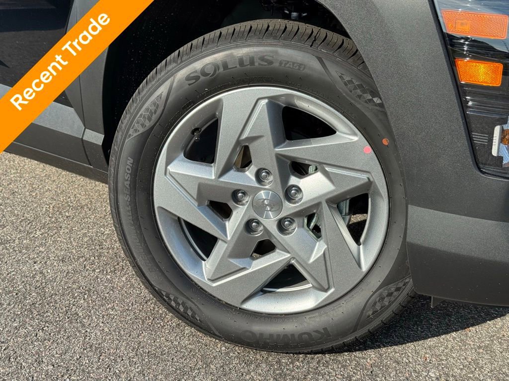 Used 2026 Hyundai Kona SE image 4