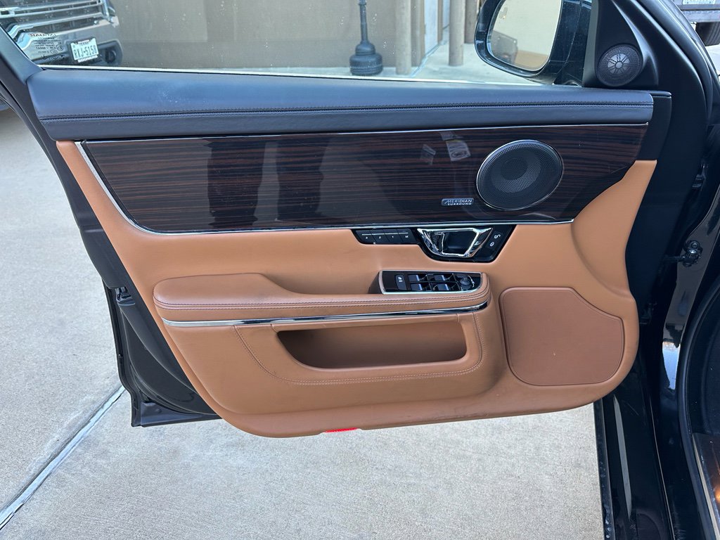Used 2015 Jaguar XJ L Portfolio image 9
