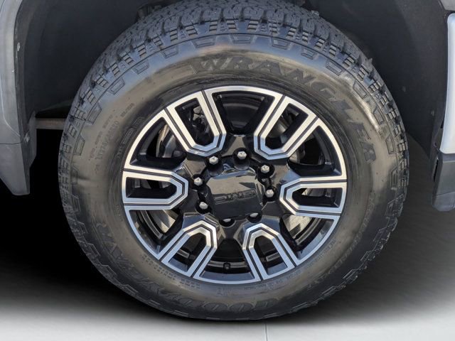 Used 2021 GMC Sierra 2500 AT4 w/ AT4 Preferred Package image 8