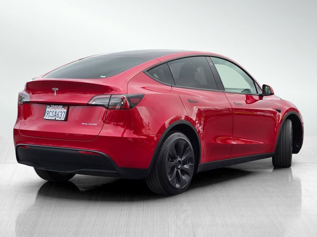 Used 2022 Tesla Model Y Long Range image 4