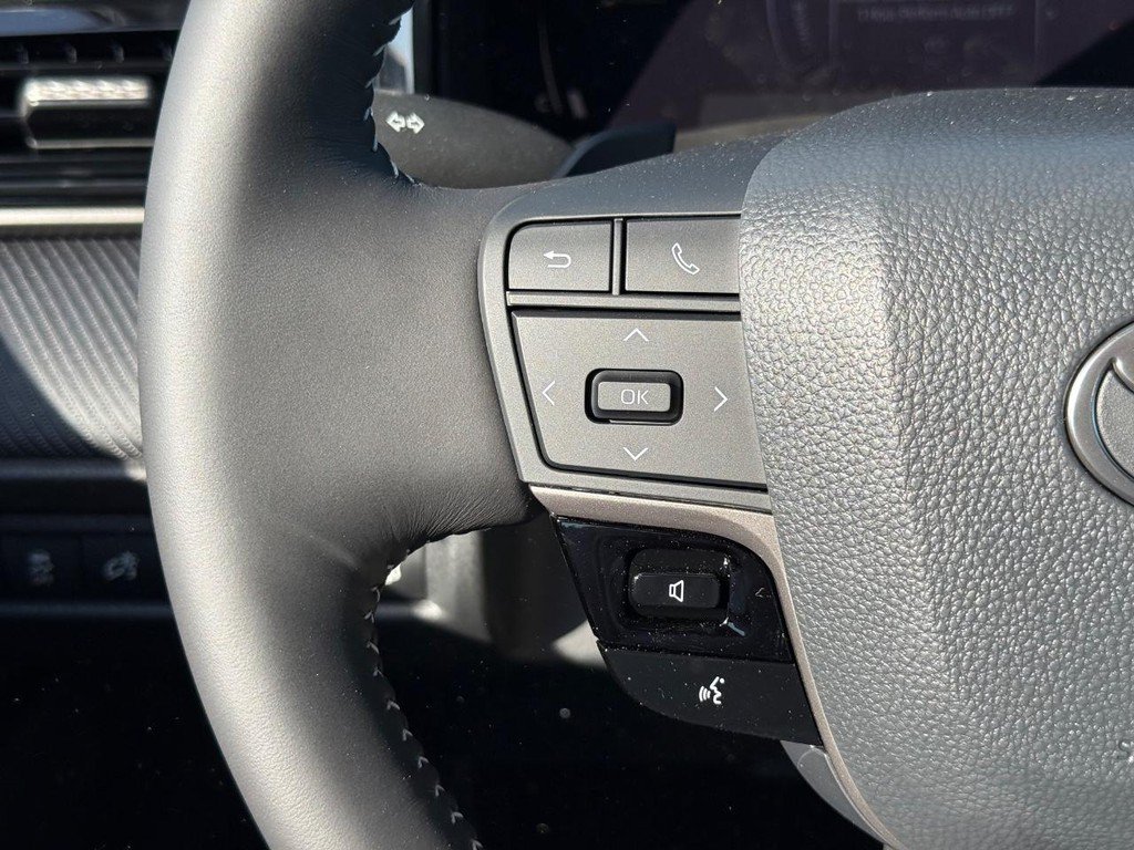 New 2026 Toyota Camry Hybrid w/ Convenience Package FWD image 15